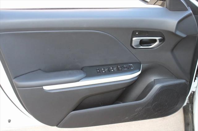 Photo of 2025 Snow White Pearl Kia K4