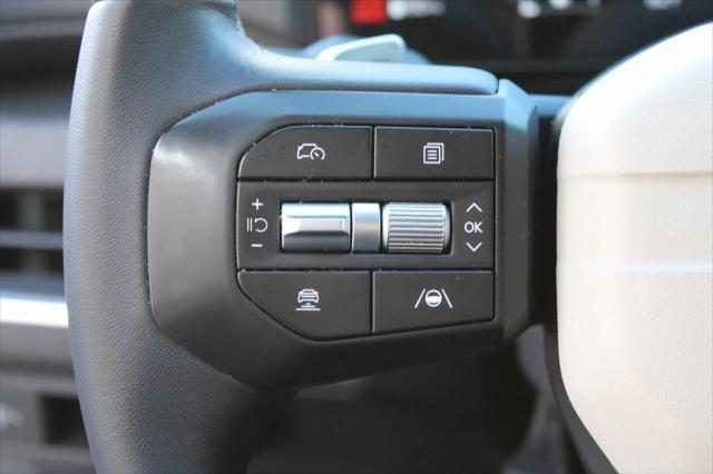 Photo of 2025 Snow White Pearl Kia K4
