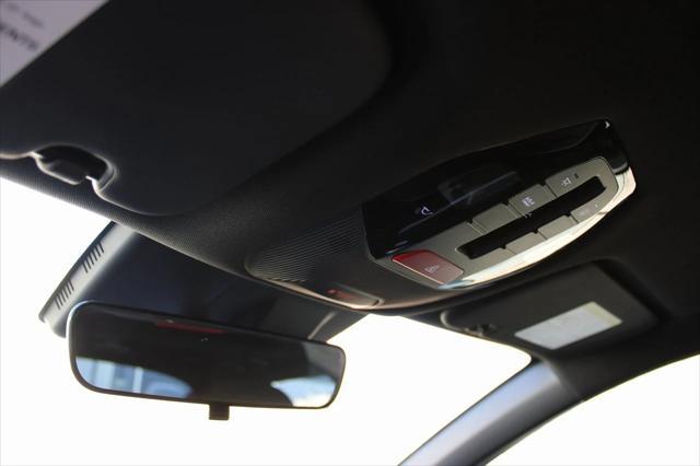 Photo of 2025 Snow White Pearl Kia K4