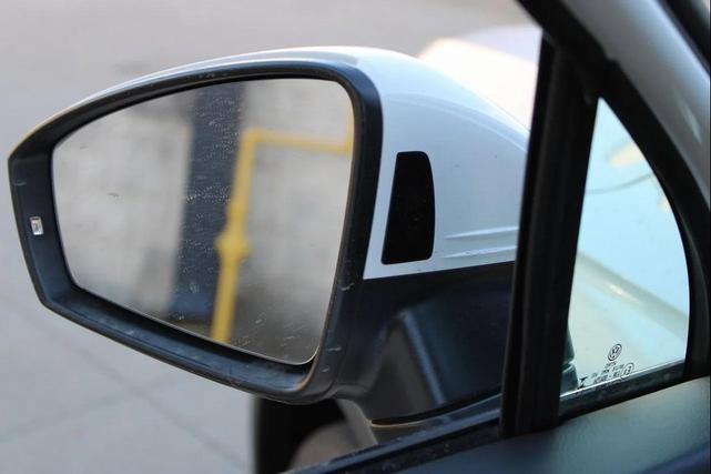 Photo of 2024 Pure White Volkswagen Tiguan
