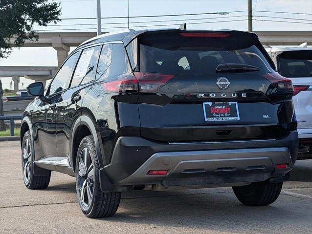 Photo of 2022 Super Black Nissan Rogue