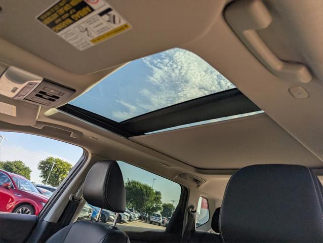 Photo of 2022 Super Black Nissan Rogue