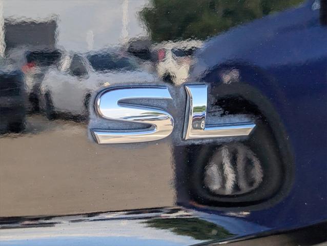 Photo of 2022 Super Black Nissan Rogue