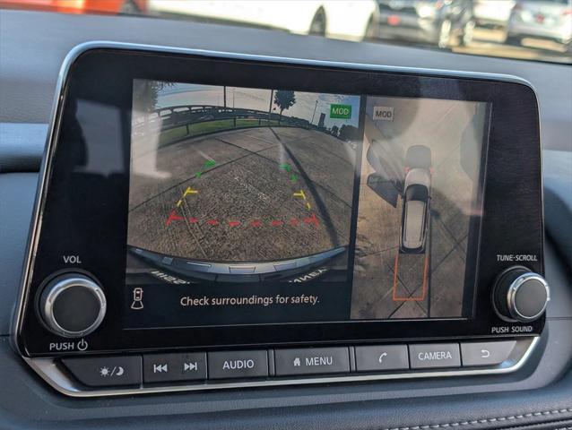 Photo of 2022 Super Black Nissan Rogue