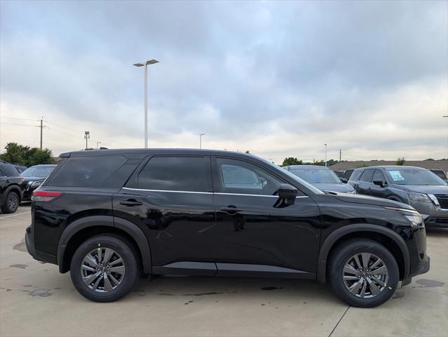 Photo of 2025 Super Black Nissan Pathfinder