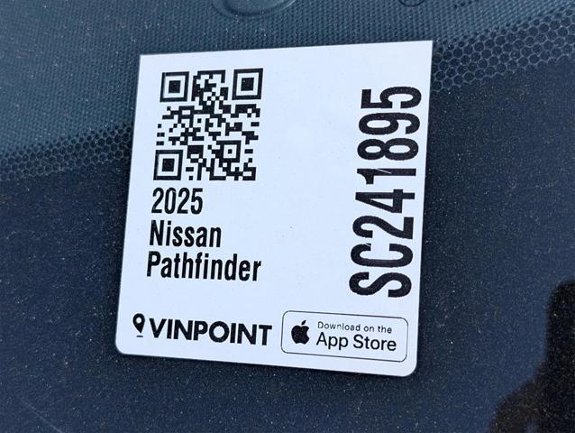 Photo of 2025 Everest White Pearl Tricoat Nissan Pathfinder
