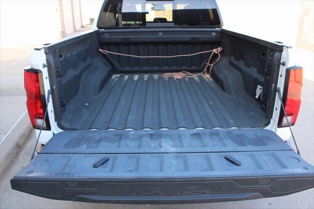Photo of 2023 Summit White Chevrolet Colorado
