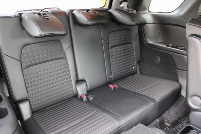 Photo of 2024 Gun Metallic Nissan Pathfinder