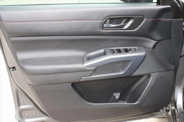 Photo of 2024 Gun Metallic Nissan Pathfinder