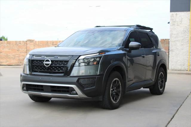 Photo of 2024 Gun Metallic Nissan Pathfinder