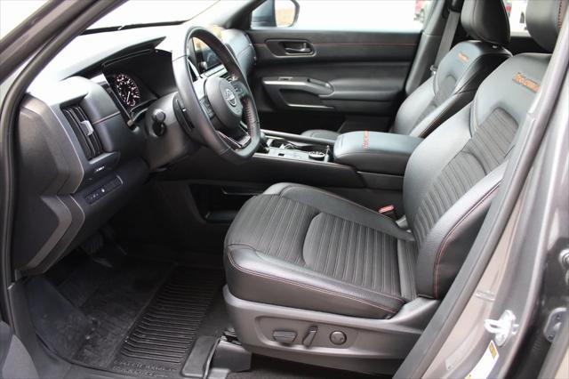 Photo of 2024 Gun Metallic Nissan Pathfinder