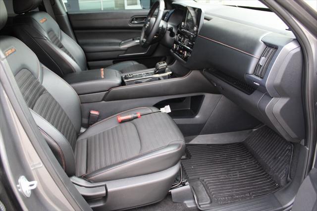Photo of 2024 Gun Metallic Nissan Pathfinder