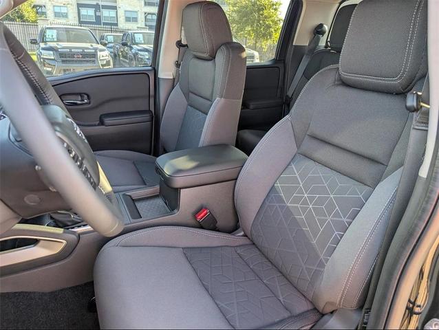Photo of 2025 Super Black Nissan Frontier