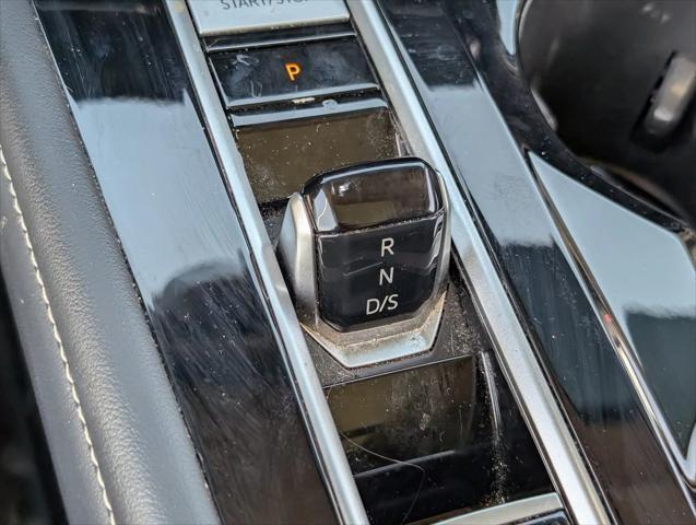 Photo of 2024 Silver Mist Volkswagen Atlas