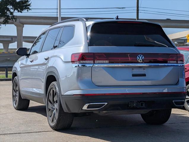 Photo of 2024 Silver Mist Volkswagen Atlas