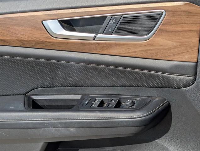 Photo of 2024 Silver Mist Volkswagen Atlas