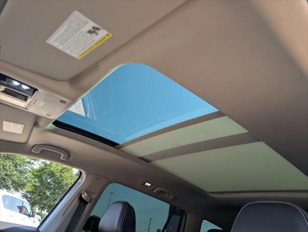 Photo of 2024 Silver Mist Volkswagen Atlas