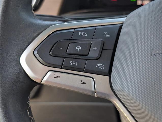 Photo of 2024 Silver Mist Volkswagen Atlas