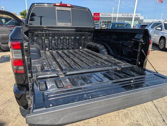 Photo of 2022 Super Black Nissan Frontier