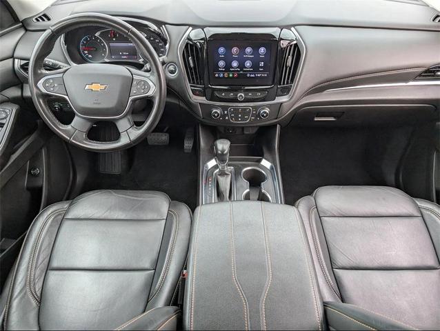 Photo of 2021 Silver Ice Metallic Chevrolet Traverse