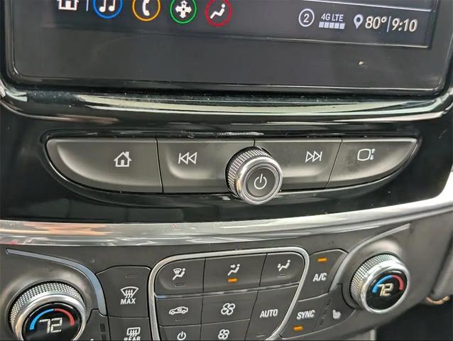 Photo of 2021 Silver Ice Metallic Chevrolet Traverse
