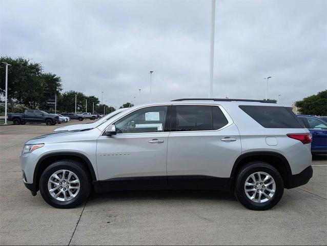 Photo of 2021 Silver Ice Metallic Chevrolet Traverse