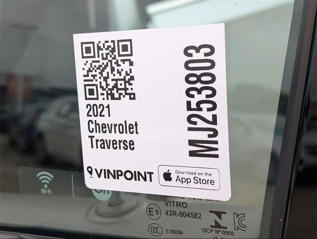 Photo of 2021 Silver Ice Metallic Chevrolet Traverse