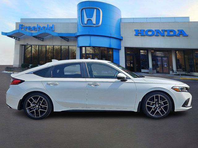 Photo of 2022 Platinum White Pearl Honda Civic
