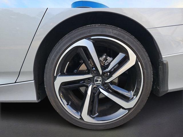 Photo of 2022 Lunar Silver Metallic Honda Accord