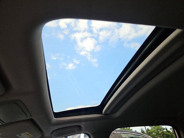 Photo of 2022 Platinum White Pearl Honda CR-V