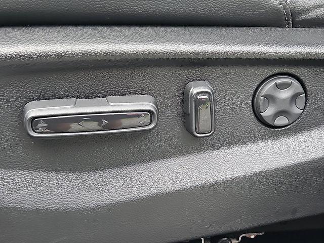 Photo of 2022 Platinum White Pearl Honda CR-V