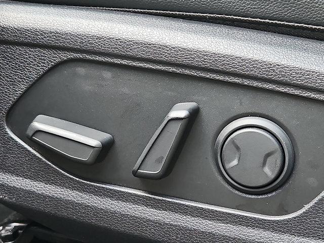 Photo of 2023 Dawning Red Kia Sportage