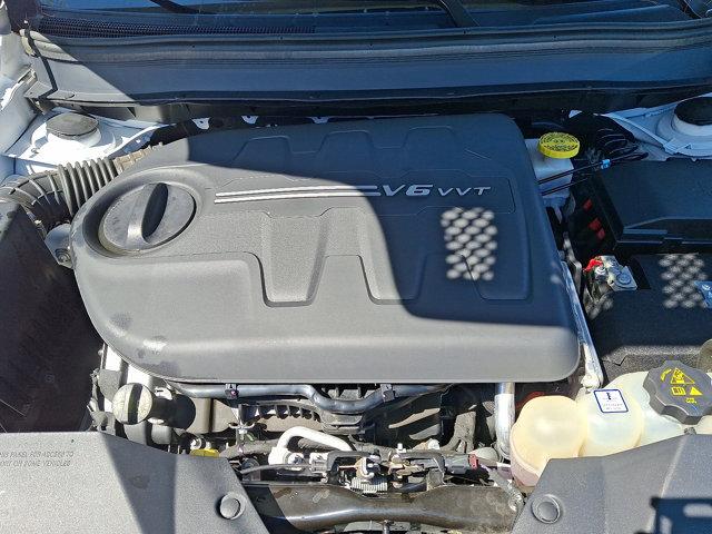 Photo of 2022 Bright White Clearcoat Jeep Cherokee
