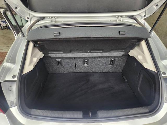 Photo of 2017 Silver Ice Metallic Chevrolet Cruze
