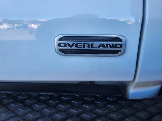 Photo of 2023 Bright White Jeep Gladiator