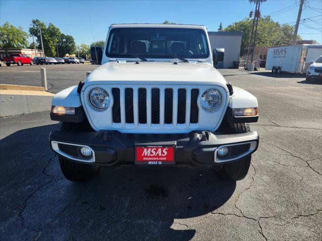 Photo of 2023 Bright White Jeep Gladiator