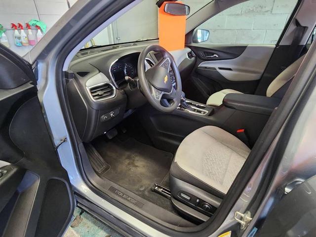 Photo of 2023 Gray Chevrolet Equinox