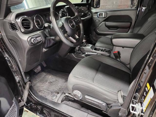 Photo of 2021 Black Clearcoat Jeep Wrangler Unlimited