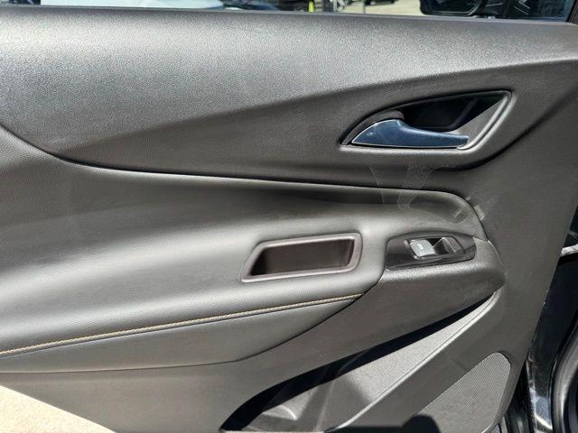 Photo of 2022 Mosaic Black Metallic Chevrolet Equinox