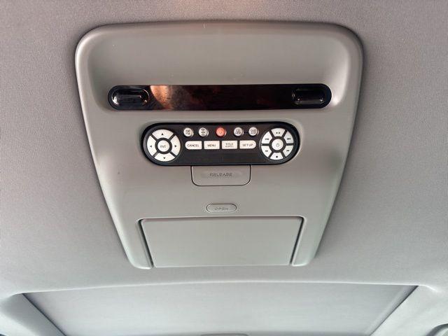 Photo of 2014 Alabaster Silver Metallic Honda Pilot