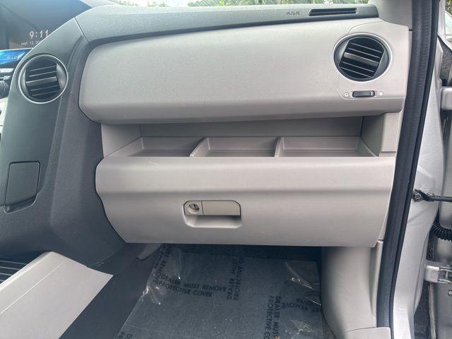 Photo of 2014 Alabaster Silver Metallic Honda Pilot