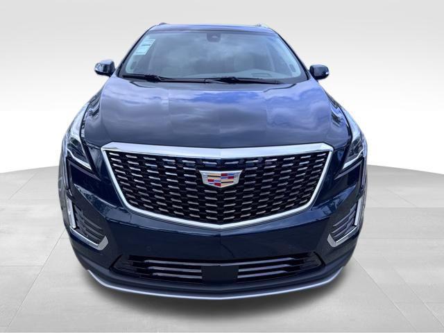 Photo of 2025 Emerald Lake Metallic Cadillac XT5