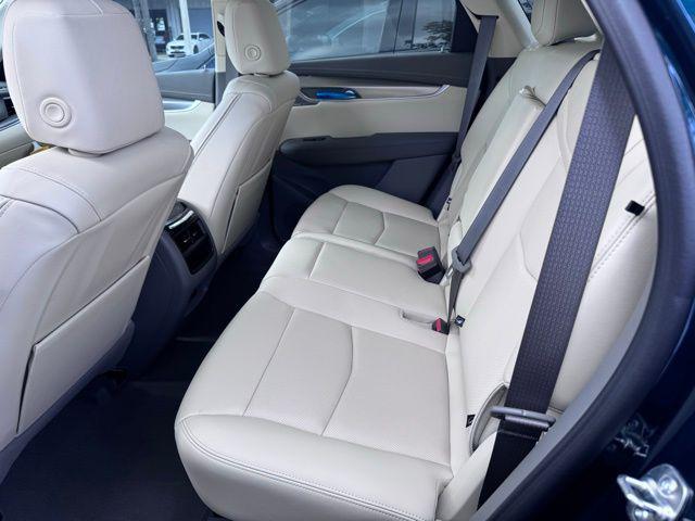 Photo of 2025 Emerald Lake Metallic Cadillac XT5