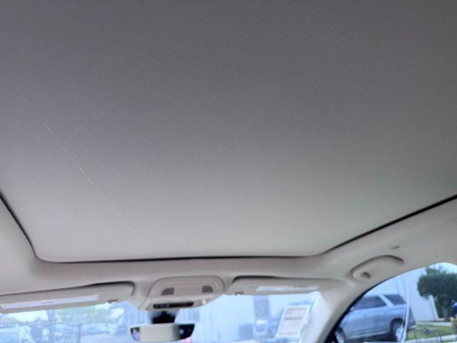 Photo of 2025 Emerald Lake Metallic Cadillac XT5