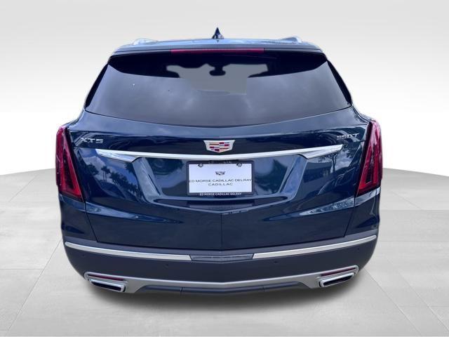 Photo of 2025 Emerald Lake Metallic Cadillac XT5