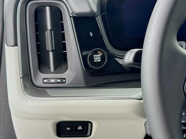 Photo of 2025 Arctic Grey Porsche Cayenne