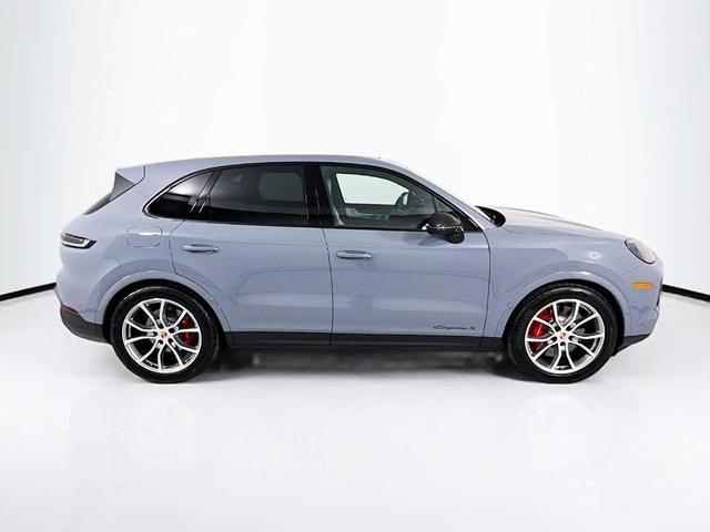 Photo of 2025 Arctic Grey Porsche Cayenne