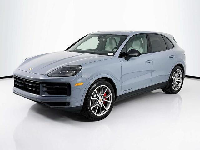 Photo of 2025 Arctic Grey Porsche Cayenne