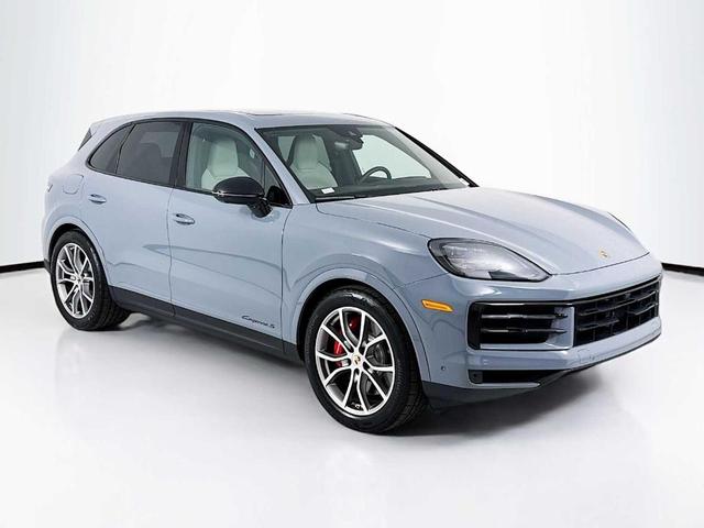 Photo of 2025 Arctic Grey Porsche Cayenne