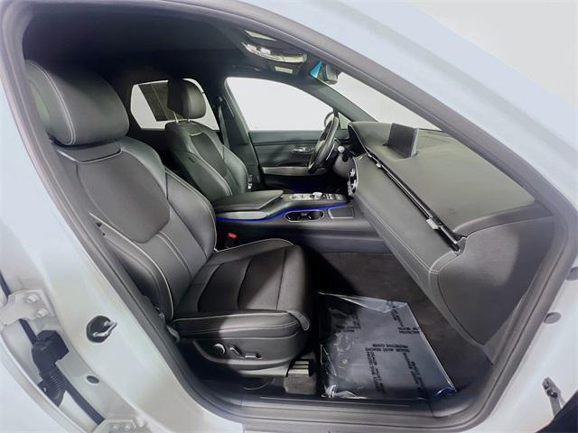 Photo of 2024 White Genesis GV70